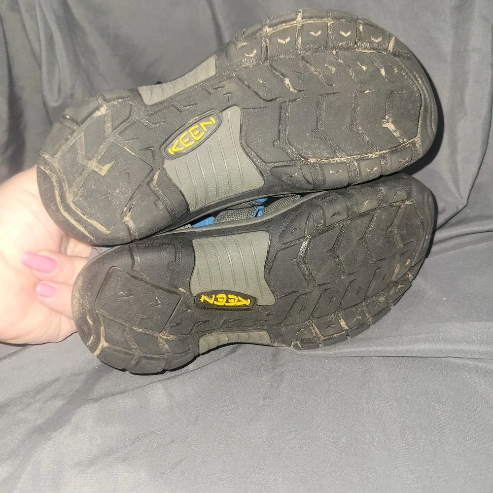 KEEN Boys NEWPORT Size 1 Water Shoes Sandals EUC